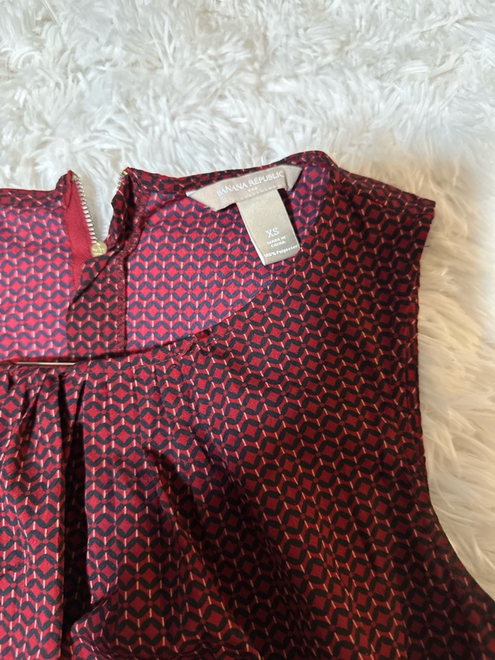 Banana Republic Red and Black Geometric Sleeveless Blouse